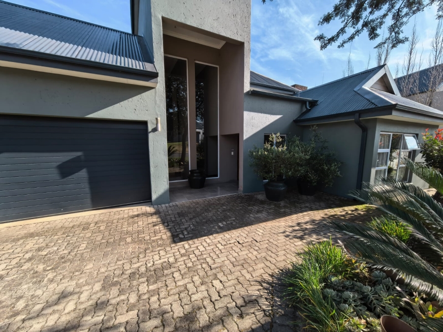 4 Bedroom Property for Sale in Vaal de Grace Golf Estate North West